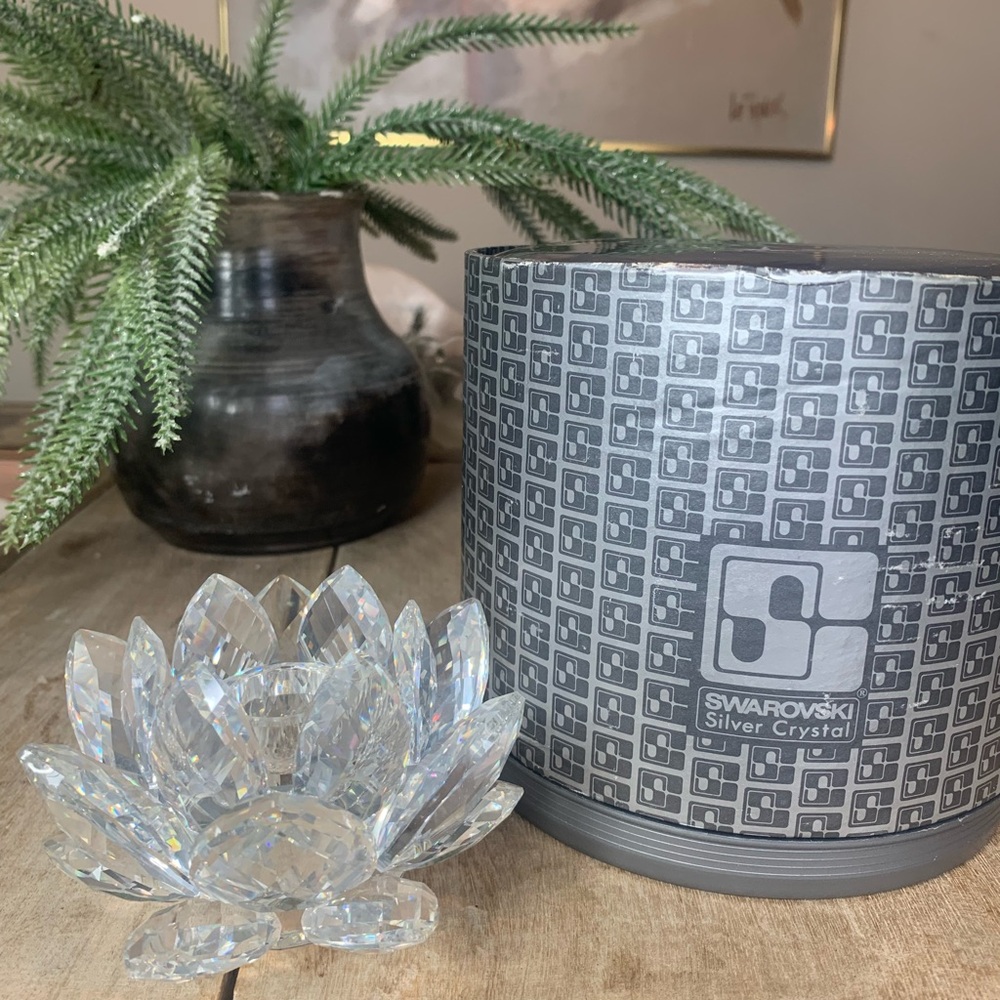 Vintage Swarovski Crystal
Candle Holder Medium
Waterlily‎ With Original Box
